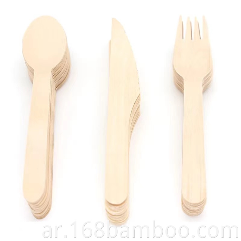 Disposable wooden cutlery set